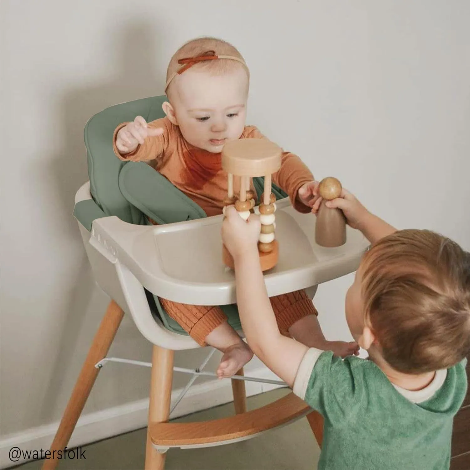 3-in-1 Convertible Wooden High Chair, High Chairs for Babies and Toddlers, Baby High Chair with Adjustable Legs & Dishwasher Safe Tray, Made of Sleek Hardwood & Premium Leatherette, Green Color