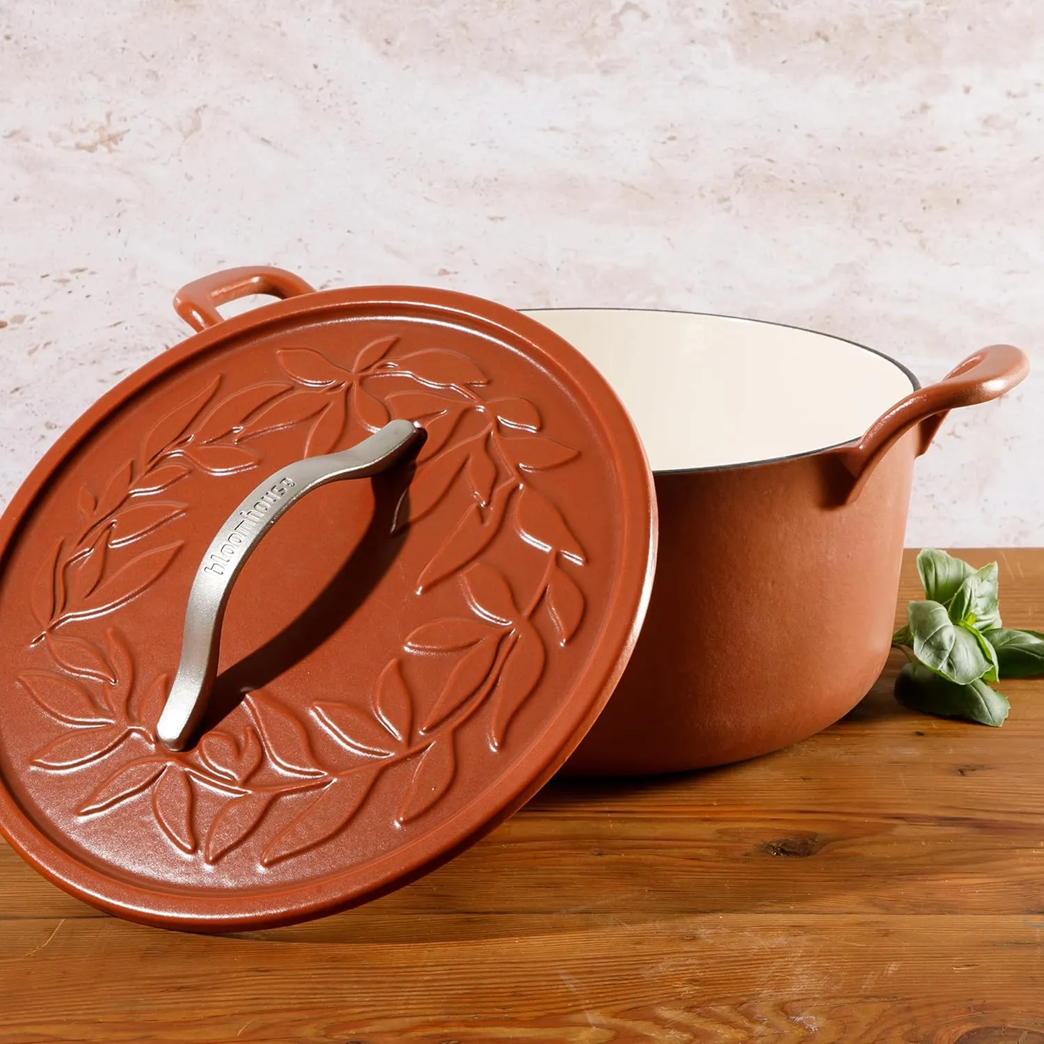 7 Qt Cast Iron Dutch Oven W/Embossed Lid, European Enamel, & Olive Wood Trivet - Matte Terracota