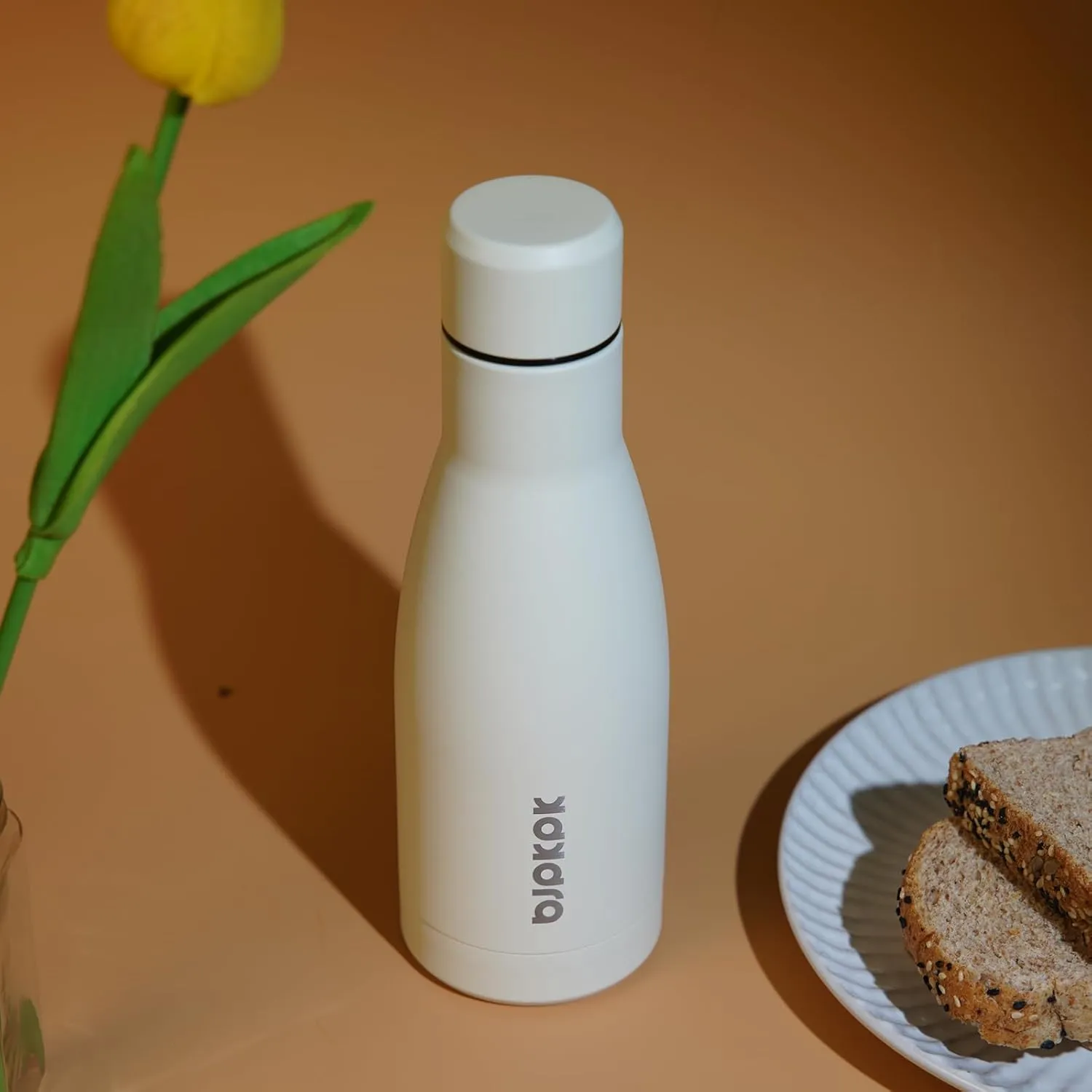 BJPKPK 17oz Insulated Water Bottles Stainless Steel Sports Water Bottles Keep Cold and Hot for Travel Dishwasher Safe,Beige