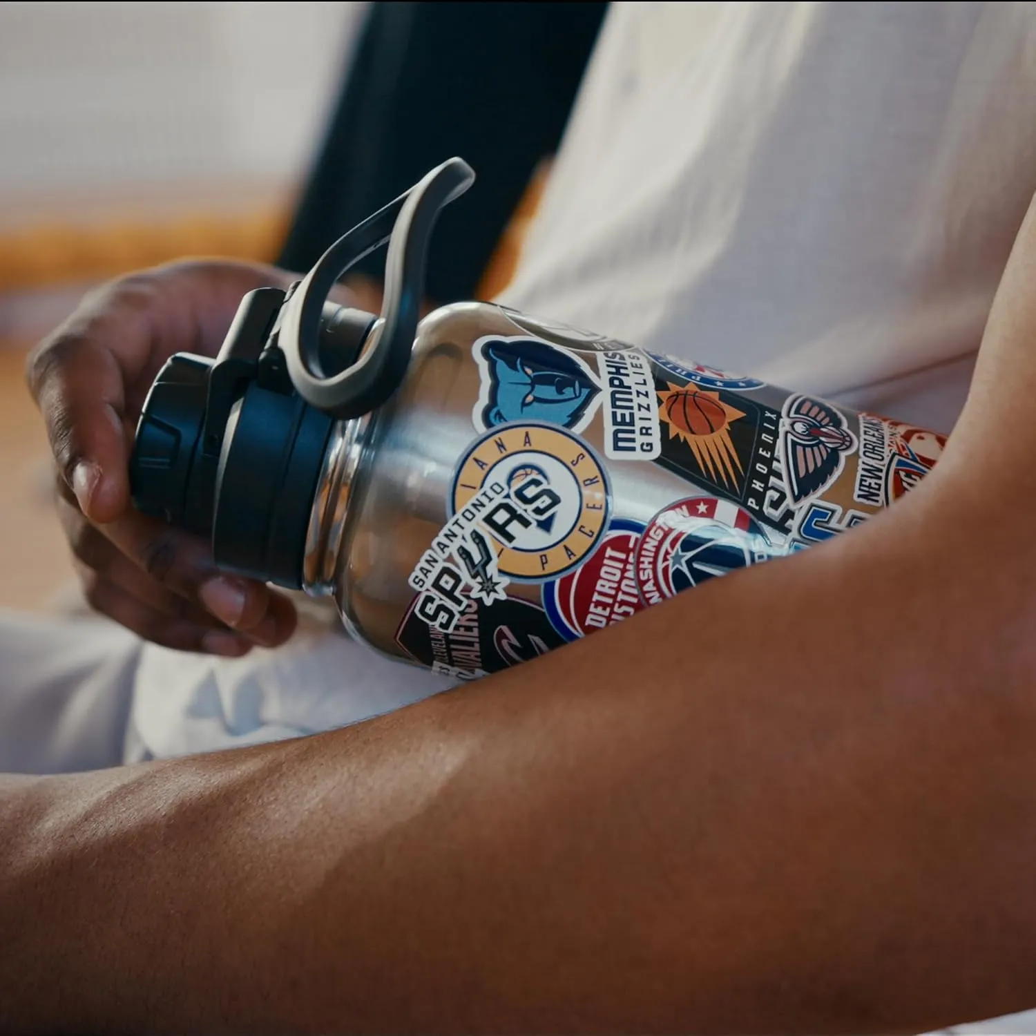Hydrapeak x NBA Officially Licensed All Team Sticker Print 32 oz Insulated Water Bottle with Straw Lid and Handle (Current)
