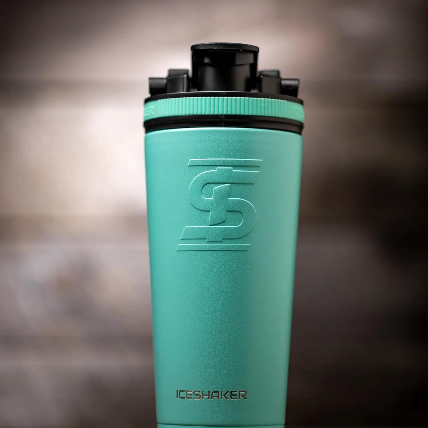 Ice Shaker Insulated Stainless Steel Shaker Bottle | 26oz, Mint | Cold for 30  Hours | Insulated Cup with Twist-on Agitator | Odor-Free Bottle for Protein Shakes, Water, Smoothies, Cocktails