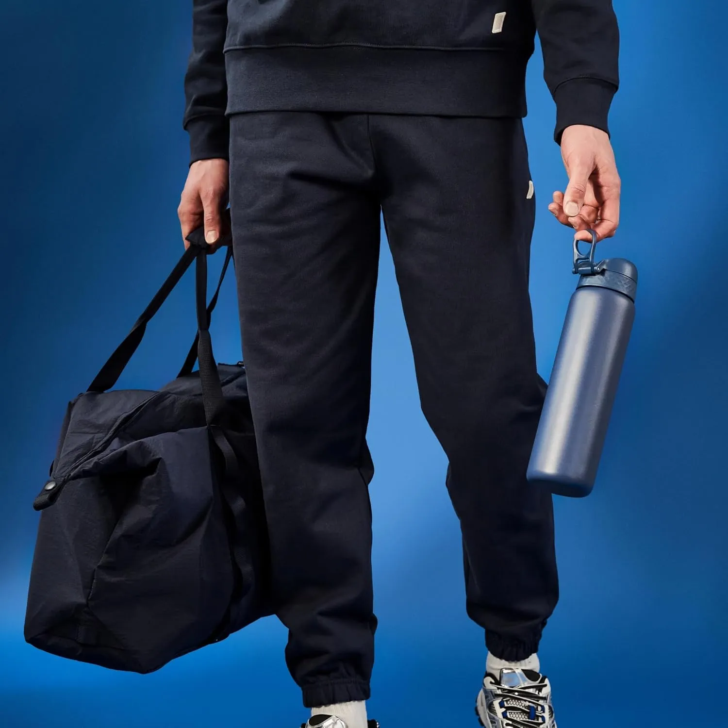 ION8 Vacuum Insulated Stainless Steel 1 Litre Water Bottle, 920 ml/31 oz, Leak Proof, Easy to Open, Secure Lock, Dishwasher Safe, Carry Handle, Scratch Resistant, Ideal for Sports and Yoga, Ash Navy