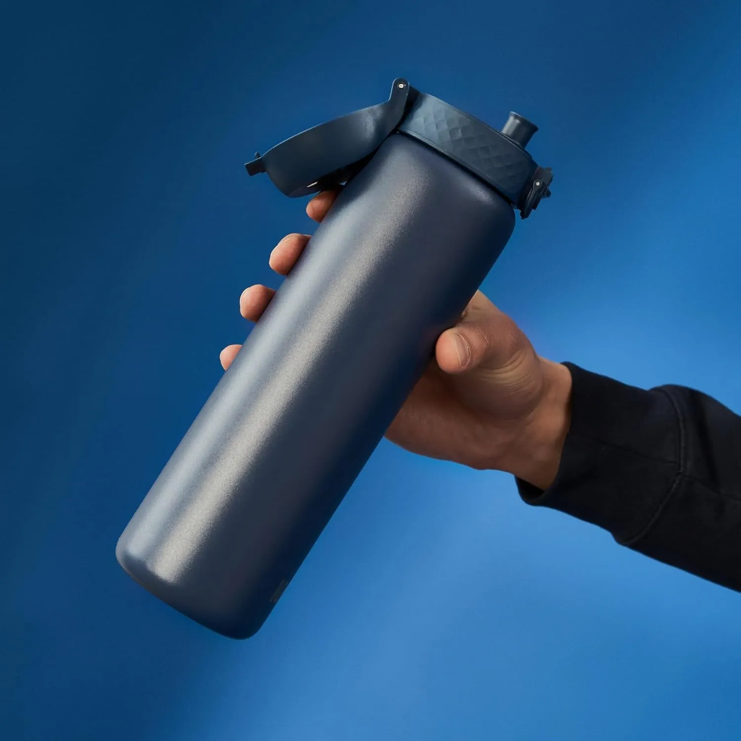 ION8 Vacuum Insulated Stainless Steel 1 Litre Water Bottle, 920 ml/31 oz, Leak Proof, Easy to Open, Secure Lock, Dishwasher Safe, Carry Handle, Scratch Resistant, Ideal for Sports and Yoga, Ash Navy