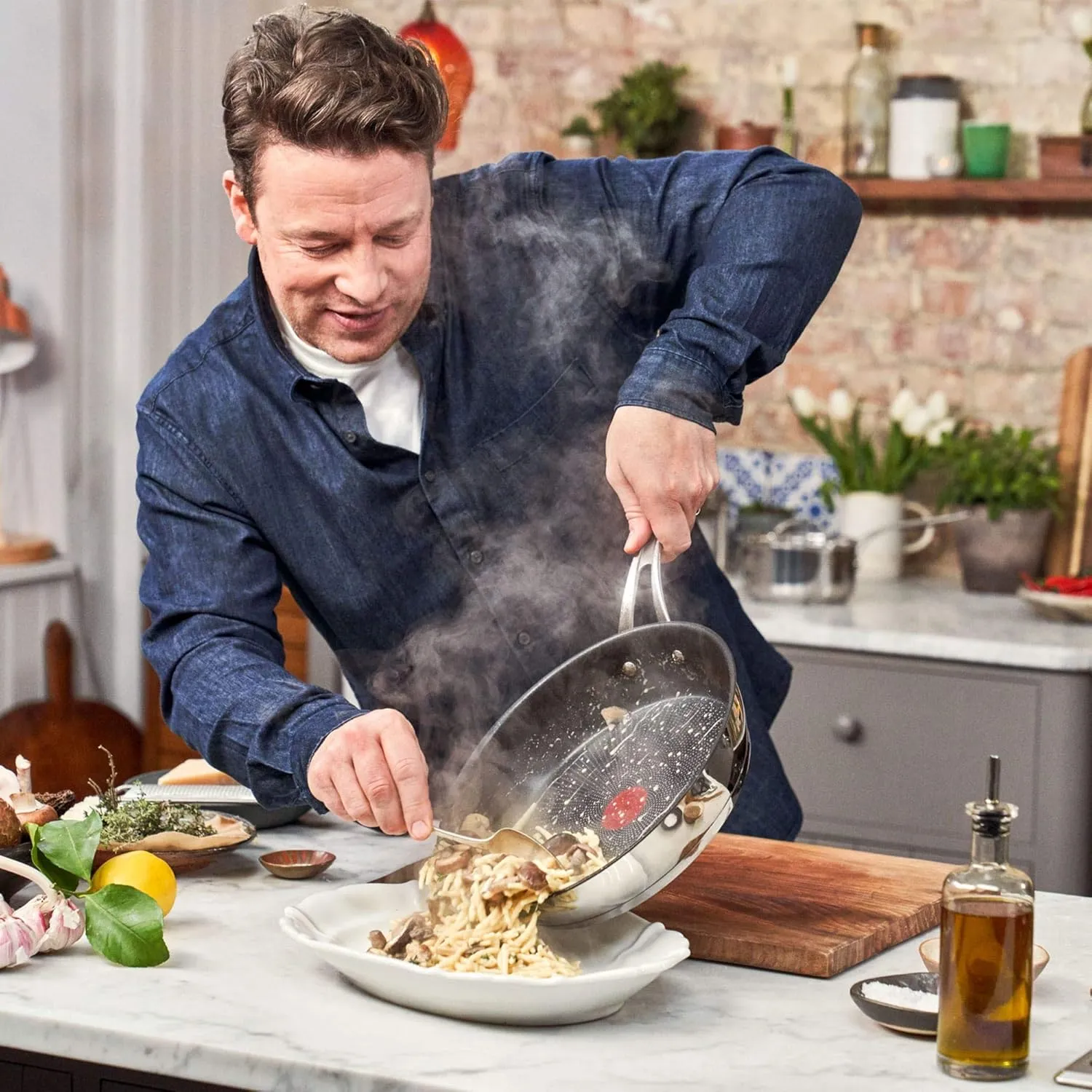 Tefal Jamie Oliver Cook's Classics Stainless Steel Frying Pan, 30 cm, Non-Stick Coating, Heat Indicator, 100 Percentage Safe, Riveted Silicone Handle, Oven-Safe, Induction Pan E3060734