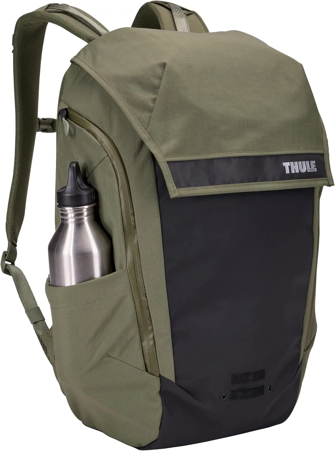 Thule Paramount Bike Commuter Backpack - 28L Capacity - Adjustable fit - 16" Padded Laptop Sleeve and 11" Tablet Pocket - Helmet Attachment - Accessible Side Phone Pocket - Taillight Loop