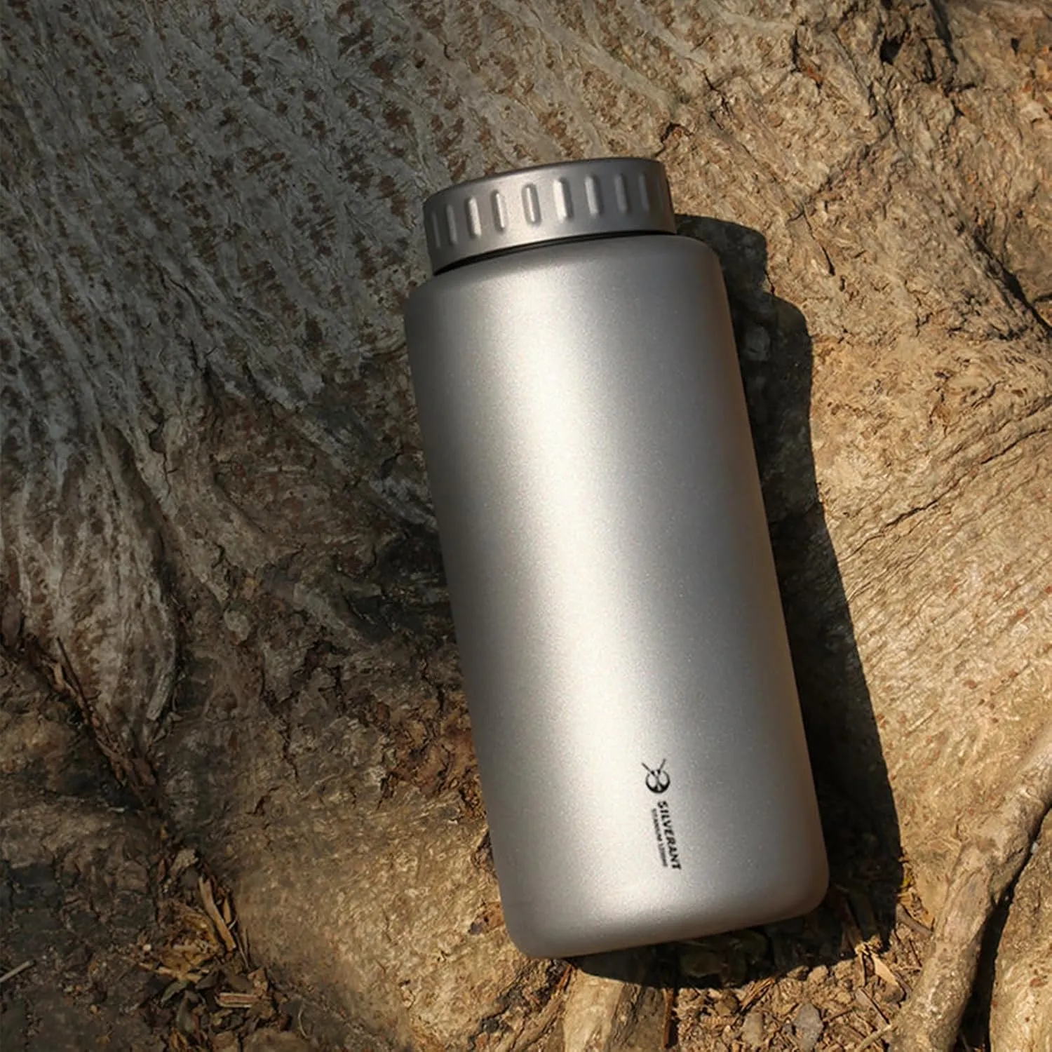 Titanium Ultralight 800ml/27 fl oz Leakproof Outdoor Camping Hiking Sports Water Bottle with Insulating Thermal Sleeve and Clip Loop Cap